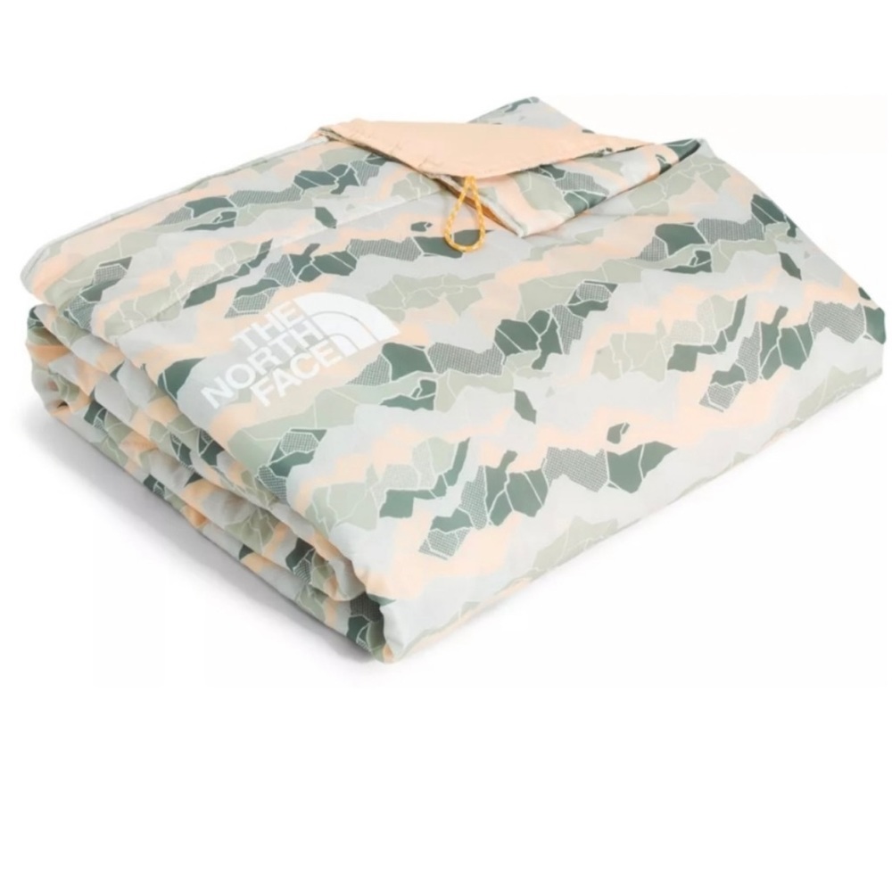 The North Face Wawona Fuzzy Blanket (BNWT)